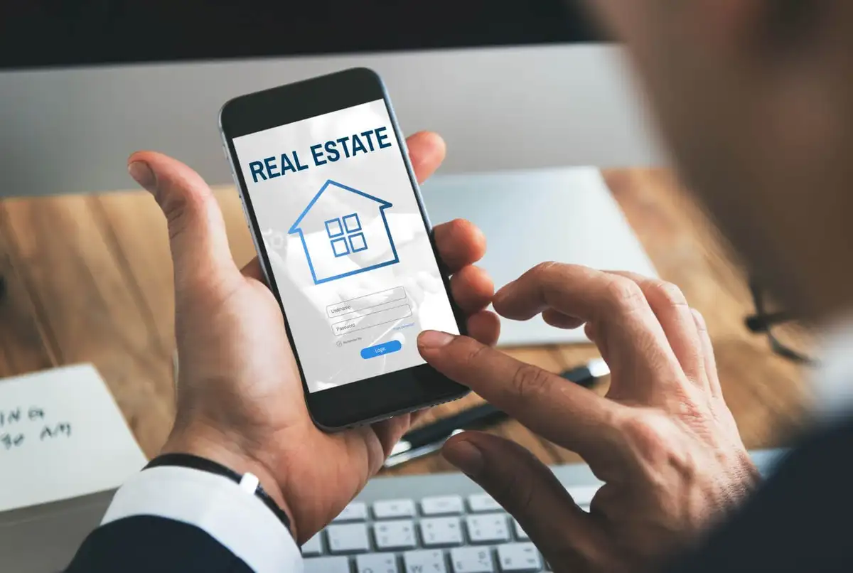Qu’est-ce qu’une agence immobilière hybride ?