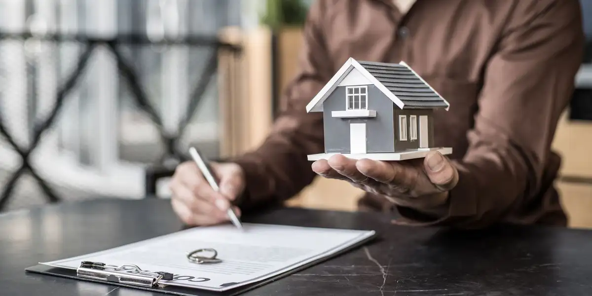 Les avantages des agences immobilières hybrides face aux agences traditionnelles
